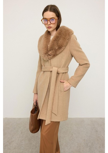 Şal Yaka Kürklü Belden Bağlamalı Kaban A.kamel 3093 indirimleri