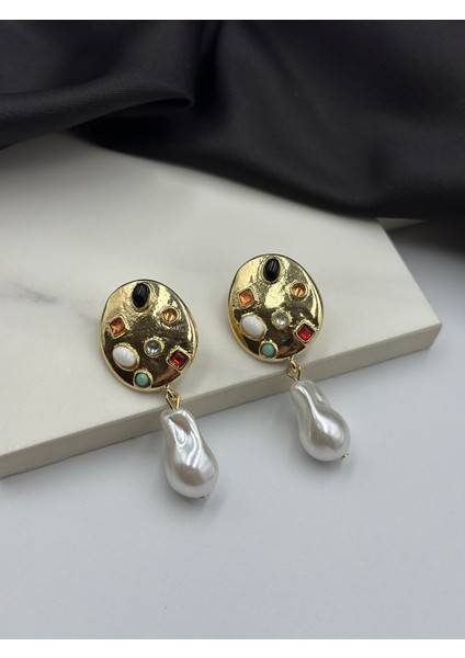 Gold Rengarenk Taş Detaylı Palet Tasarım Incili Marka Model Sallantılı Küpe