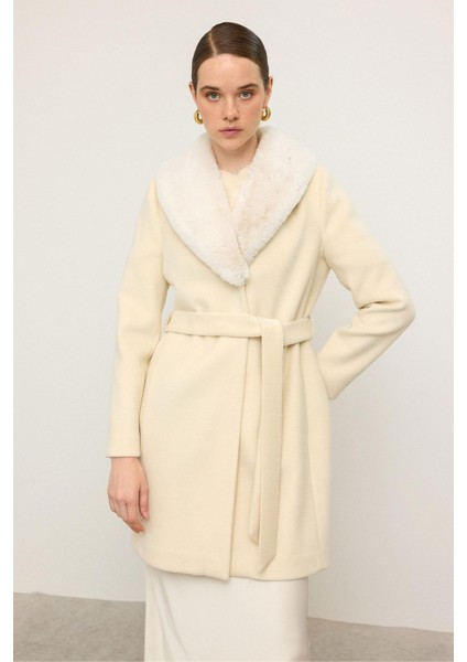 Şal Yaka Kürklü Belden Bağlamalı Kaban Ekru 3093 fiyatları