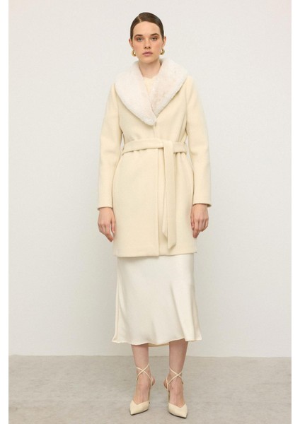 Şal Yaka Kürklü Belden Bağlamalı Kaban Ekru 3093 indirimleri