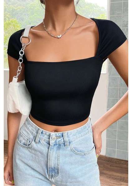Kadın Siyah Kare Yaka Yarım Kol Göğüs Dekolteli Crop Top Bluz modelleri