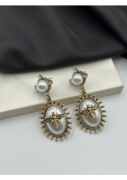 Beyaz Incili Arı Figürlü Vintage Tasarım Marka Model Sallantılı Küpe modelleri