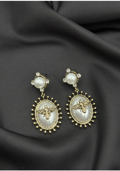 Beyaz Incili Arı Figürlü Vintage Tasarım Marka Model Sallantılı Küpe fırsatları