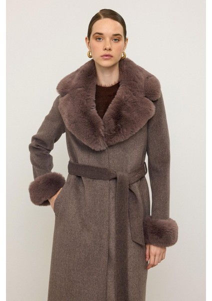 Ceket Yaka Yakası ve Kolları Çıkabilen Kürklü Uzun Kaban Latte 3088 modelleri