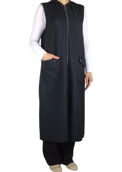 Önü Fermuarlı Kapüşonlu Üstten Cepli Kapitone Yelek