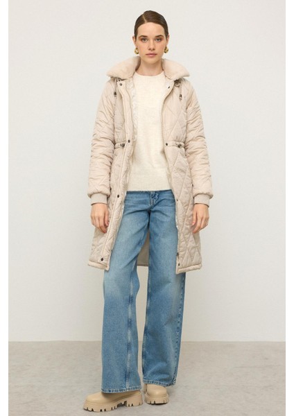 Çıkabilir Kapüşonlu Yakası Kürk Detaylı Kapitone Mont Taş 6624 fırsatları