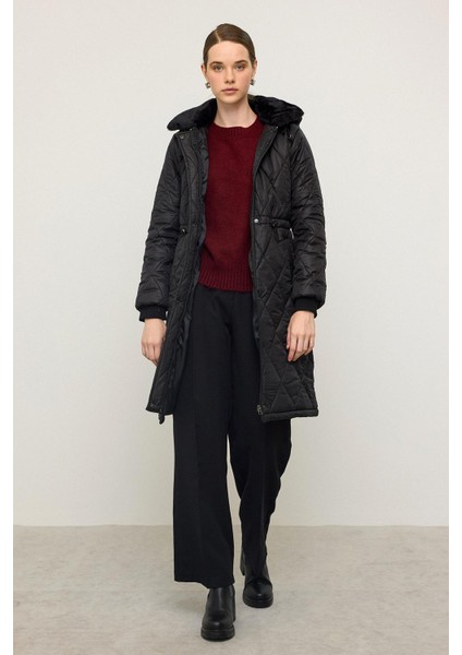 Çıkabilir Kapüşonlu Yakası Kürk Detaylı Kapitone Mont Siyah 6624 fiyatları