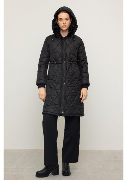 Çıkabilir Kapüşonlu Yakası Kürk Detaylı Kapitone Mont Siyah 6624 fırsatları