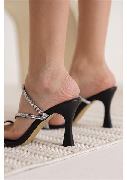 Kadın Siyah 9 cm Topuklu Taşlı Terlik indirimleri