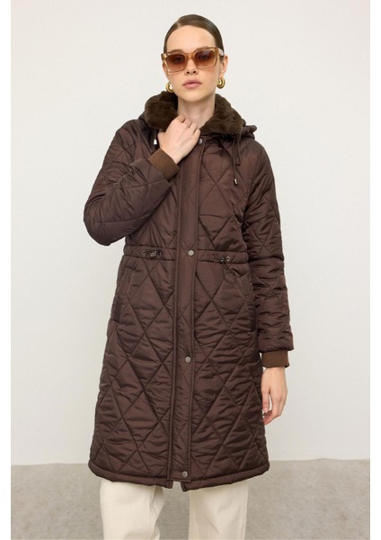 Çıkabilir Kapüşonlu Yakası Kürk Detaylı Kapitone Mont Kahve 6624 modelleri