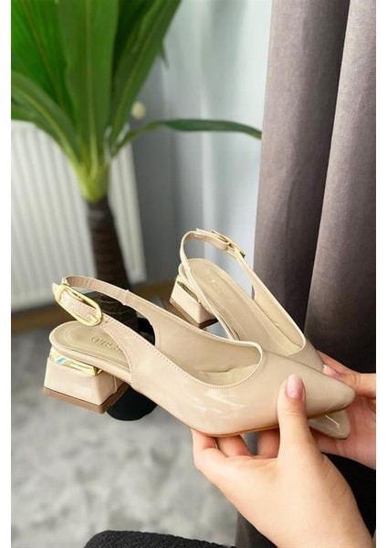 Kadın Bej Rugan Arkası Acık Sivri Burun 4 cm Kalın Topuklu Ayakkabı modelleri