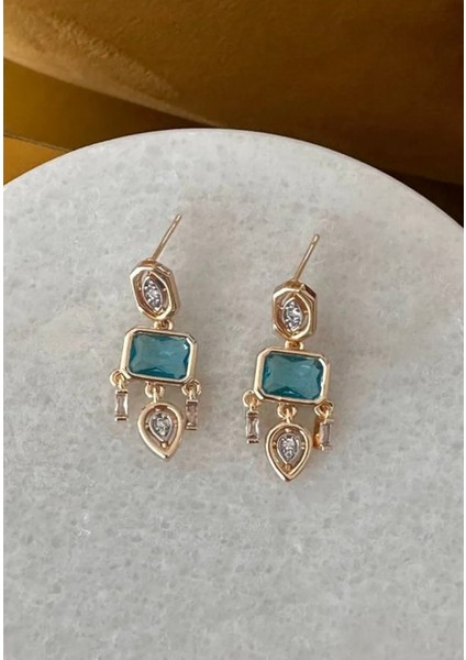 Gold Detaylı Mavi Renkli Zirkon Taşlı Marka Model Küpe