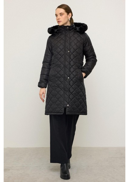 Çıkabilen Kürklü Kapüşonlu Metal Aksesuarlı Kapitone Mont Siyah 6790 indirimleri
