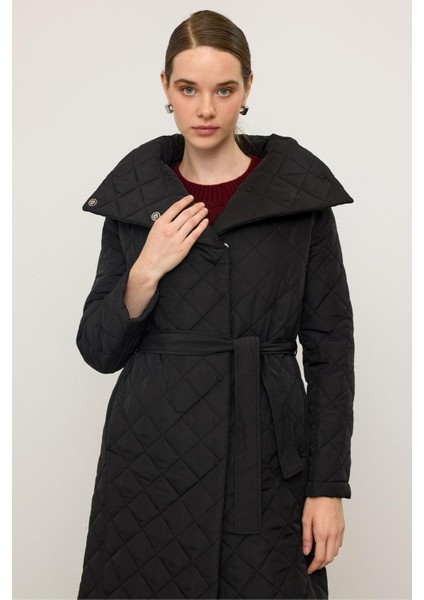 Çıkabilen Kapüşonlu Devrik Yaka Kapitone Mont Siyah 6792 fırsatları