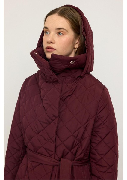 Çıkabilen Kapüşonlu Devrik Yaka Kapitone Mont Bordo 6792 indirimleri