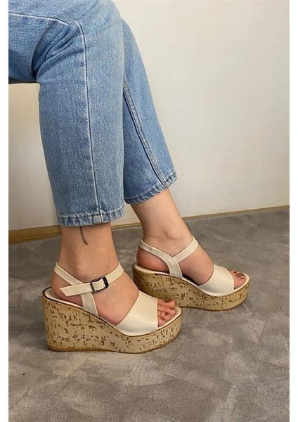 Kadın Krem Cilt Tek Bant Yüksek Dolgu Mantar Taban Ayakkabı & Sandalet K-910 modelleri