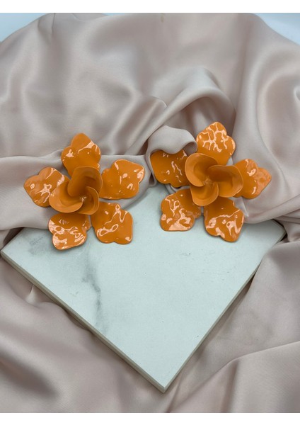 Turuncu Çiçek Figürlü Marka Model Küpe modelleri