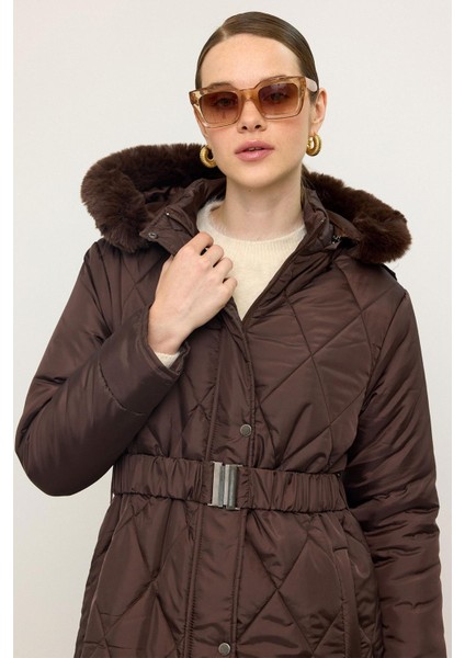 Çıkabilen Kürklü Kapüşonlu Fermuar Kapamalı Uzun Kapitone Mont Kahve 6791 indirimleri