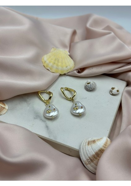 Gold Inci Detaylı Palet Model Renkli Küpe fırsatları