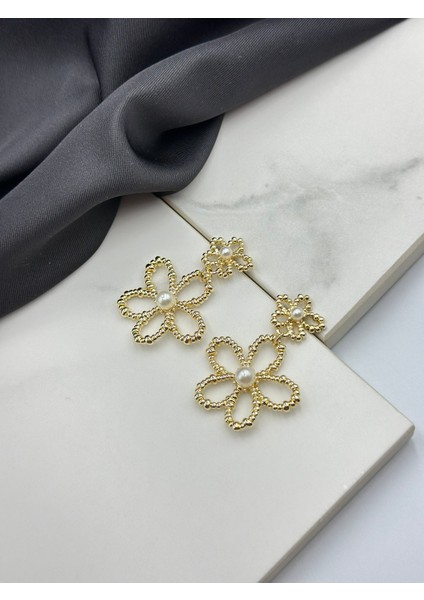 Gold Altın Detaylı Papatyalı Çiçekli Tasarım Çelik Kadın Küpe fiyatları