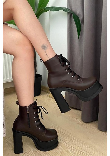 Kadın Kahverengi Bağcıklı Detaylı 12 cm Platform Topuklu Fermuarlı Bot fırsatları