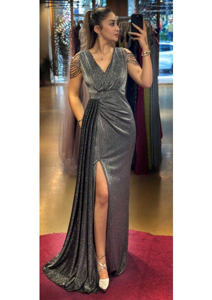 Siyah&gümüş Kalın Askı Boncuk Işlemeli Yırtmaçlı Düz Kesim Uzun Abiye Elbise 7551