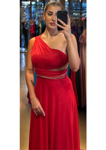 Kırmızı Tek Omuzlu Zincir Detaylı Sırt Dekolteli Kloş Etekli Tül Uzun Abiye Elbise 7436 fiyatları
