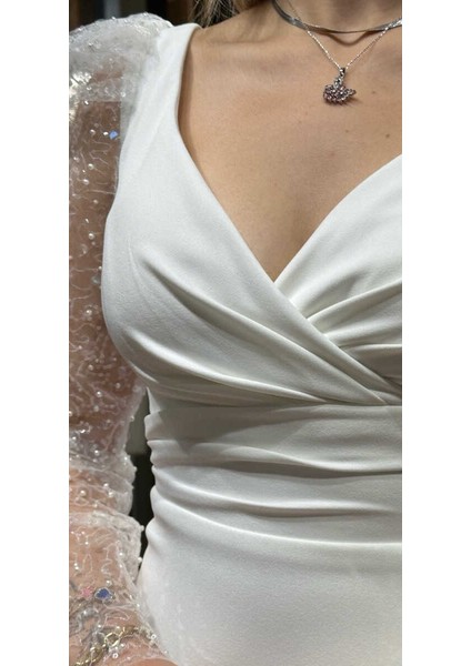 Beyaz Uzun Kollu Yırtmaçlı Düz Kesim Krep Midi Abiye Elbise 7495 fırsatları