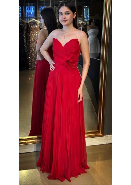 Kırmızı Straplez Yaka Çiçek Detaylı Kloş Etekli Tül Uzun Abiye Elbise 11003