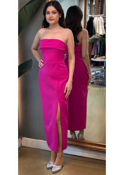 Fuşya Straplez Yaka Yırtmaçlı Düz Kesim Krep Midi Abiye Elbise 7692
