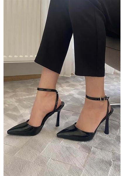 Kadın Siyah Rugan Bilekten Bağlamalı 10 cm Ince Topuklu Ayakkabı modelleri