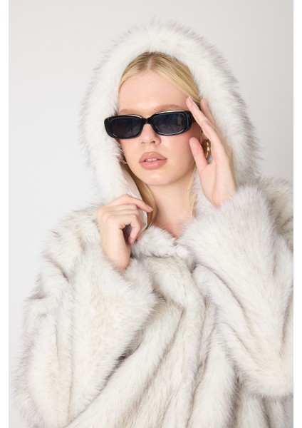 Premium Kürk Kapşonlu Ceket Kırçıllı Beyaz