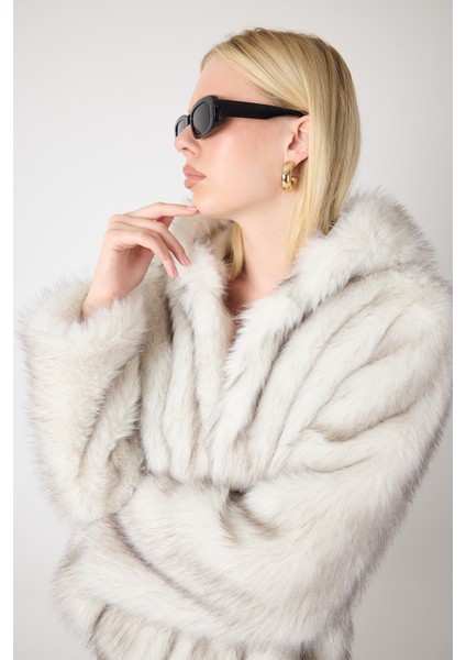 Premium Kürk Kapşonlu Ceket Kırçıllı Beyaz modelleri