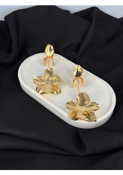 Gold Altın Çiçek Figürlü Marka Model Küpe fırsatları