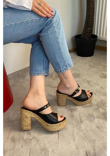 Kadın Siyah 10 cm Platfom Topuklu Mantar Taban Terlik & Sandalet K-840 modelleri