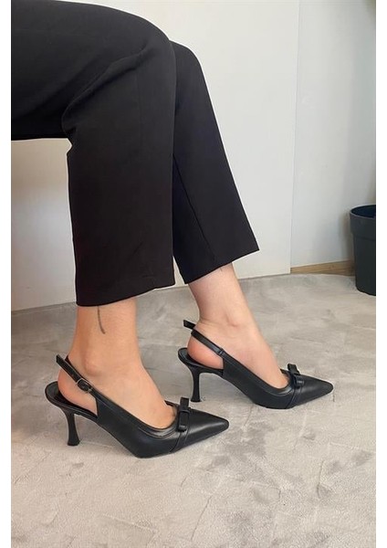 Kadın Siyah Cilt Fiyonk Detaylı Arkası Acık 9 cm Ince Topuklu Ayakkabı