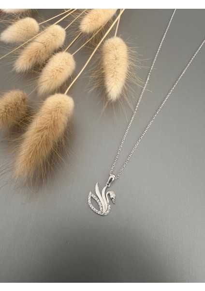 Zarif Kuğu Gümüş Kolye-Şıklığın Simgesi fiyatları