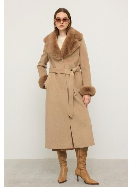 Ceket Yaka Yakası ve Kolları Çıkabilen Kürklü Uzun Kaban A.kamel 3088 modelleri