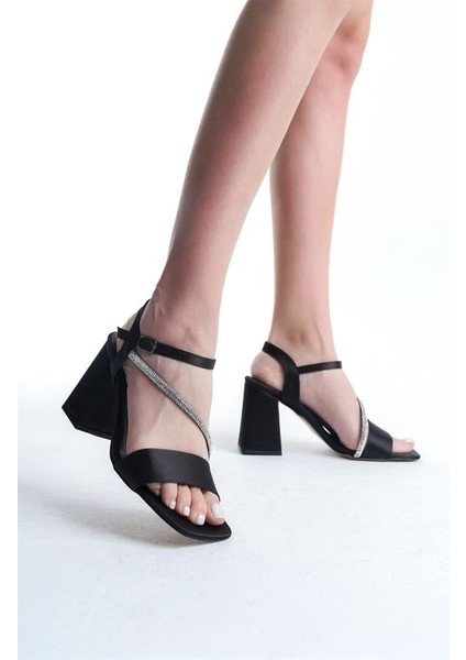 Kadın Siyah Saten 9 cm Kalın Topuklu Taş Detaylı Aykkabı