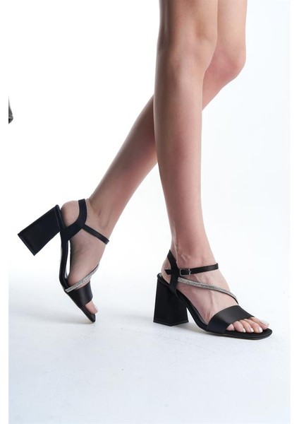 Kadın Siyah Saten 9 cm Kalın Topuklu Taş Detaylı Aykkabı modelleri