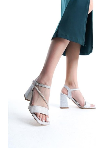 Kadın Gümüş Simli 9 cm Kalın Topuklu Taş Detaylı Aykkabı