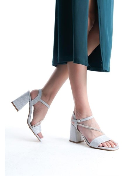 Kadın Gümüş Simli 9 cm Kalın Topuklu Taş Detaylı Aykkabı modelleri