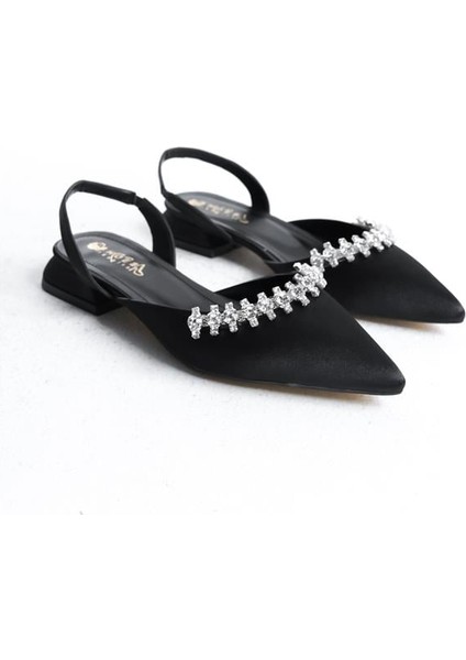Kadın Siyah Saten Taşlı Arkası Açık Lastikli 2,5 cm Kısa Blok Topuklu fırsatları