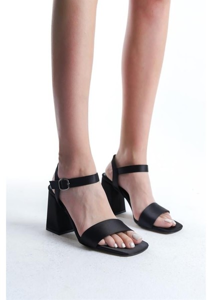 Kadın Siyah Saten Tek Bant 9 cm Kalın Topuklu Aykkabı