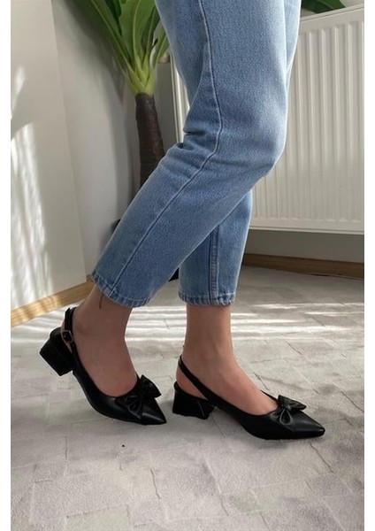 Siyah Cilt Arkası Acık Sivri Burun Fiyoklu Detaylı 4 cm Topuklu Ayakkabı fiyatları