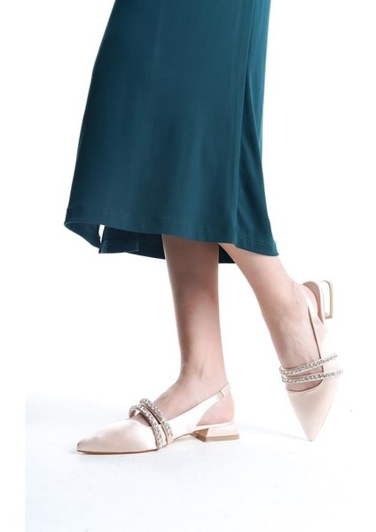 Kadın Krem Saten Iki Sıra Taşlı Arkası Acık 2 cm Topuklu Sivri Burun Babet