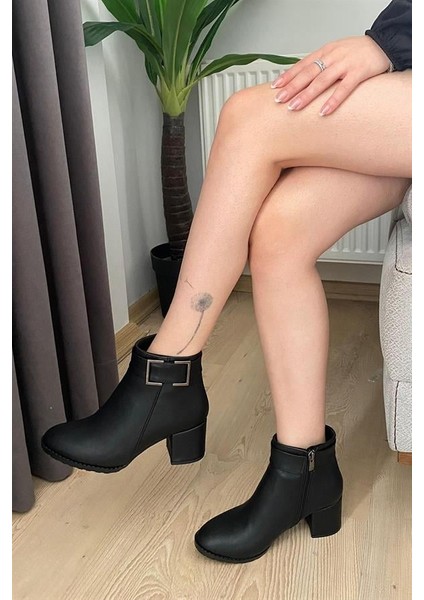 Kadın Trend Siyah Kare Tokalı ( 6 cm ) Topuklu Oval Burun Bot indirimleri