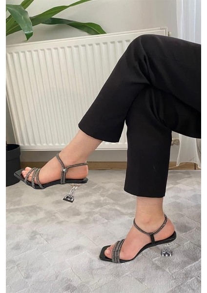 Kadın Siyah Rugan Taşlı Bilekten Gecmeli Şeffaf Topuklu Ayakkabı indirimleri