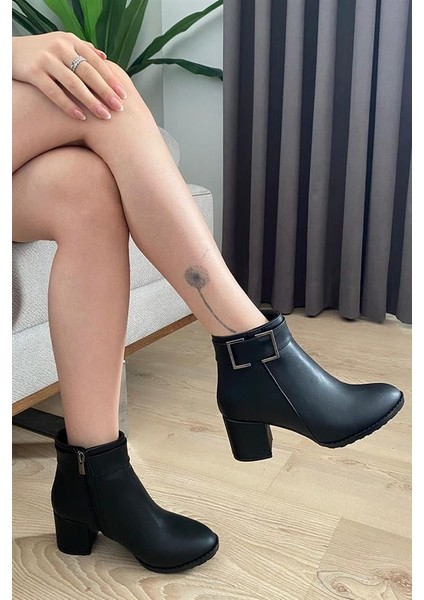 Kadın Trend Siyah Kare Tokalı ( 6 cm ) Topuklu Oval Burun Bot fiyatları