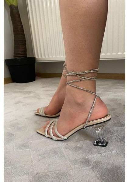 Kadın Krem Rugan Taşlı Bilekten Bağlamalı Şeffaf Topuklu Ayakkabı fırsatları